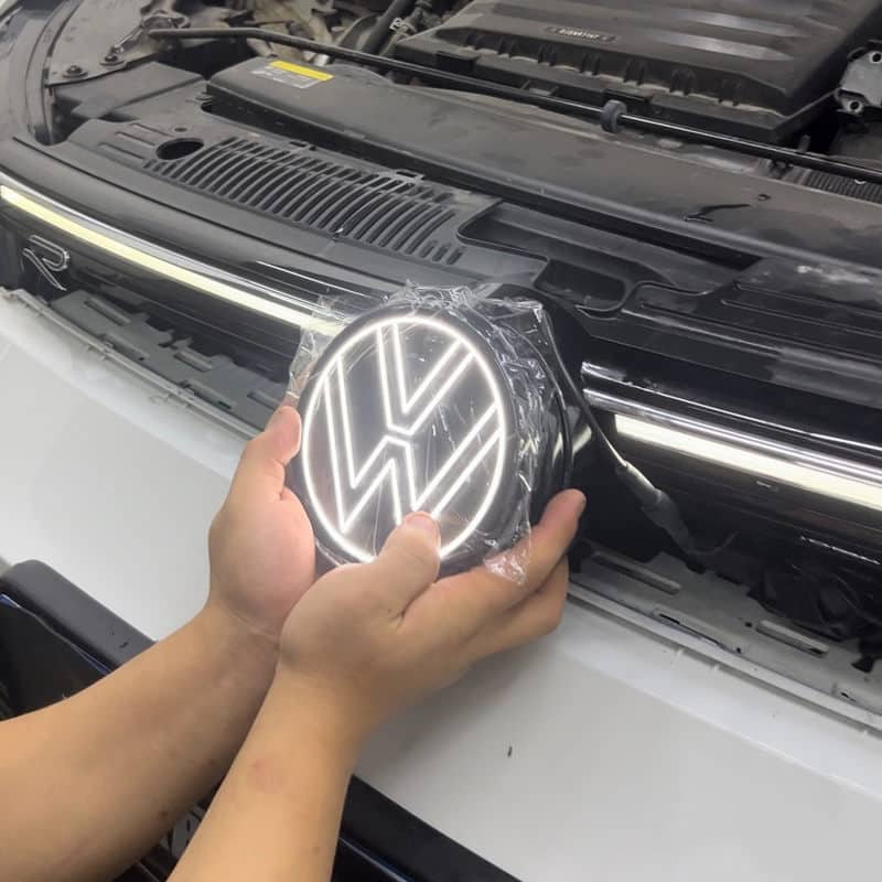Emblème Logo VW LED Lumineux Golf MK8 / MK8.5 12V – Compatible ACC